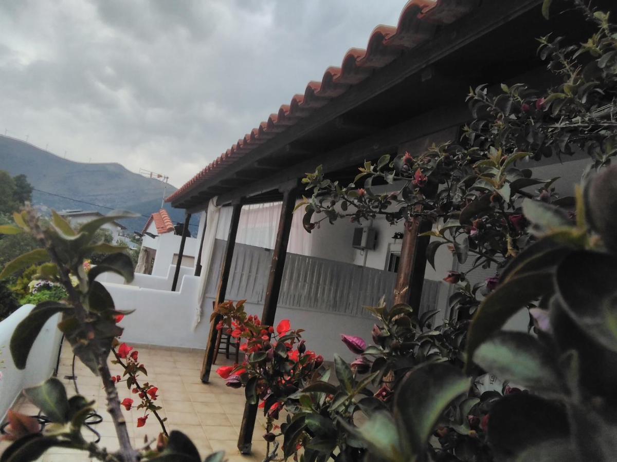 Hostal Meli-Ios Almiropótamos Exterior foto
